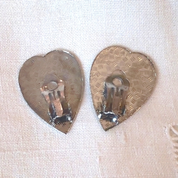 Vintage Cloisonne Floral Silver Tone Heart Clip On Earrings - Picture 2 of 5